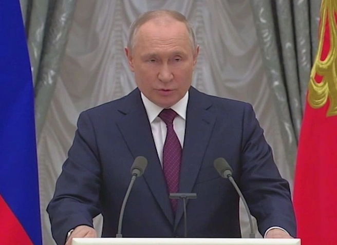 Во время поздравления женщин Путин вновь указал на угрозы, с которыми столкнулась Россия | ya62.ru