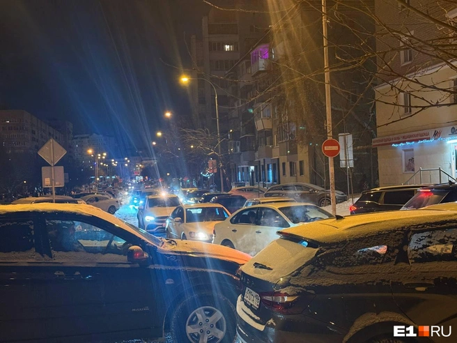 Пешком передвигаться в центре города получится быстрее, чем на машине | Источник: Дарья Костомина / E1.RU