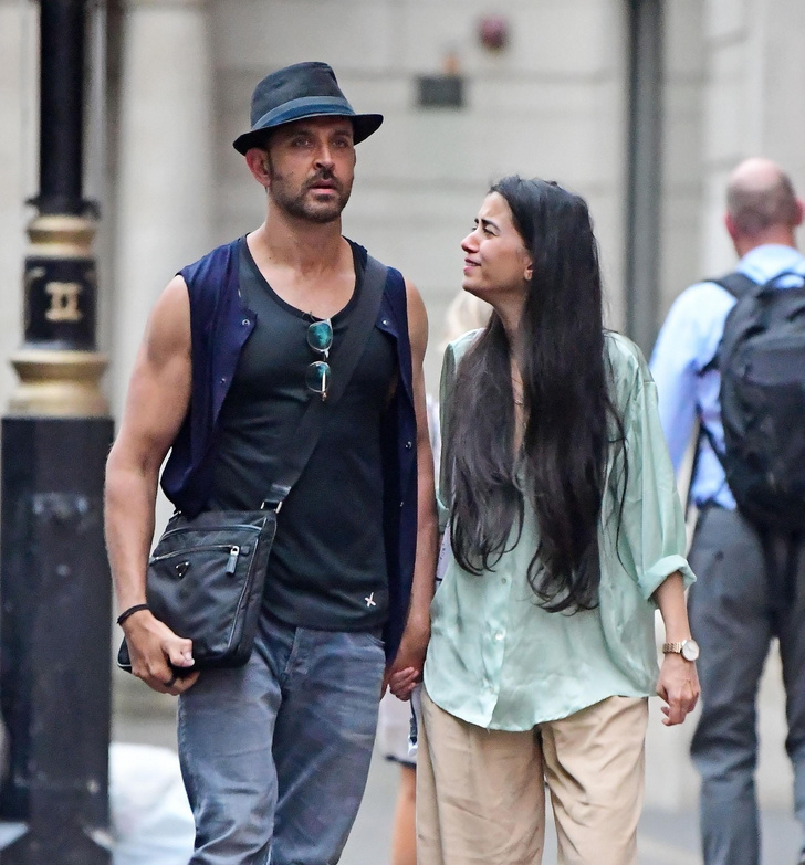 Индийская киноиндустрия, очень диджитал и всегда радует нас своими удивительными фильмами и талантливыми актерами. Одним из самых ярких представителей индийского кино является Амитабх Баччан - обладатель редкого сочетания красоты и актерского мастерства.