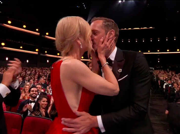 Эмоции зашкалили: страстный поцелуй Николь Кидман на «Эмми».