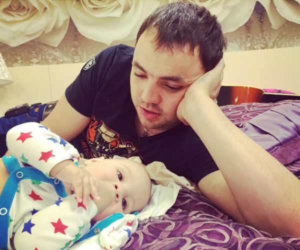Александр Гобозов перед долгой разлукой с сыном