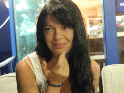 Мыли туалеты и встречались с разными мужчинами: коуч Элла Прудникова обманом выманила у учениц 60 миллионов