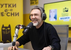 «Я очень не люблю поющих женщин»: Сергей Шнуров о вечной молодости, отношениях и новом треке