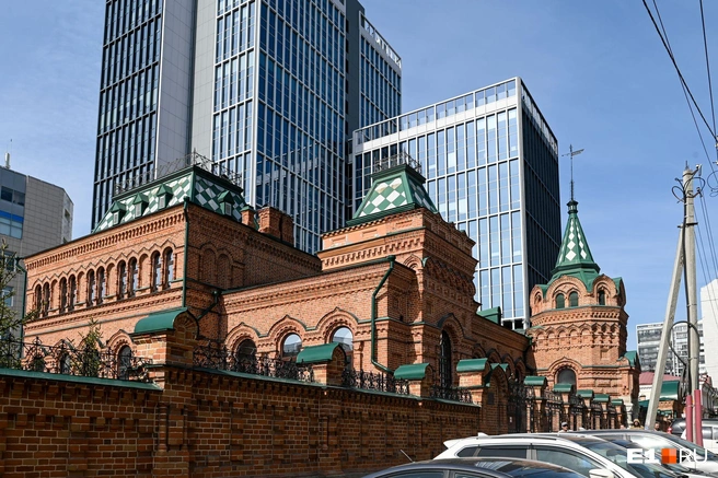 Усадьба на Розы Люксембург, 56 была построена в конце XIX века | Источник: Дмитрий Емельянов / E1.RU