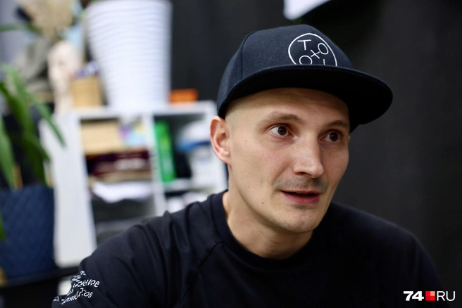 Сергей проработал пять месяцев в театре «Скарабей». Осенью там покажут три спектакля по его технологии | Источник: Михаил Шилкин