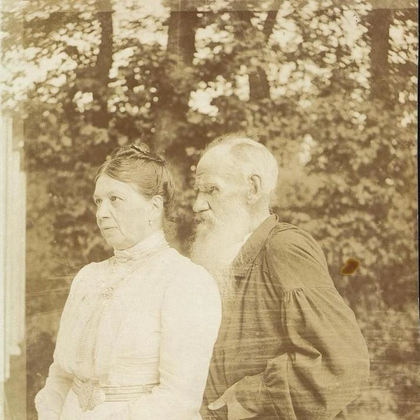 Л.&nbsp;Н.&nbsp;Толстой и С.&nbsp;А.&nbsp;Толстая. 1902 г.Государственный музей-заповедник Л.&nbsp;Н.&nbsp;Толстого | Источник: пресс-служба «Росфото»