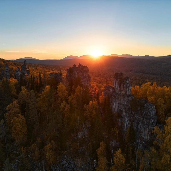 Далее туристическая группа отправилась к хребту Инзерские зубчатки | Источник: Сергей Коршилов / Вконтакте