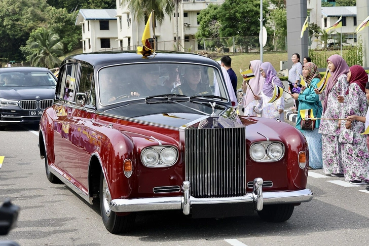 Rolls-Royce Phantom VI, принадлежащий султану Брунея | Источник: Chin Yu Chu/Wikimedia Commons