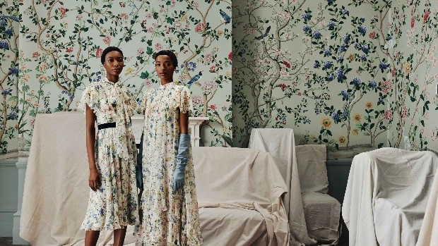 Вечная весна: обои из коллекции De Gournay и Erdem