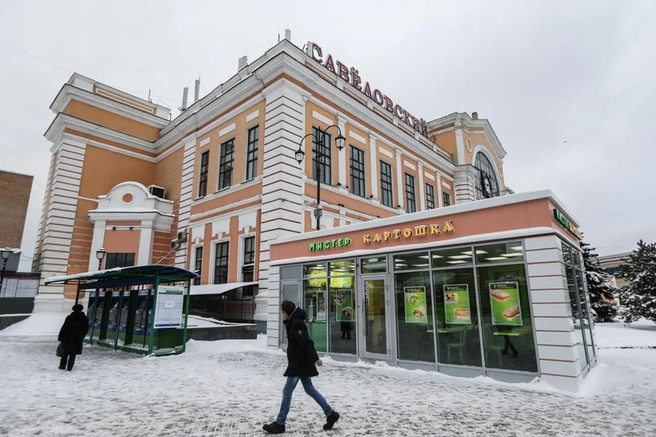 Поесть теперь можно в самом Савеловском вокзале | Источник: Сергей Савостьянов / ТАСС