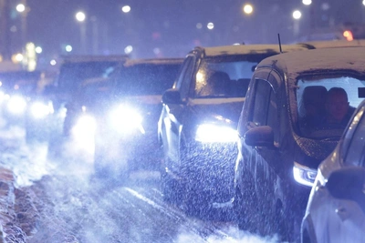 «Стоим жестко»: пробки в Москве 6 баллов, вечером — 8