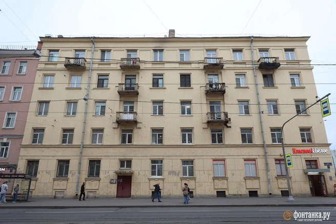 Дом у Большого Смоленского моста растрескался. Как живут соседи одной из главных строек Петербурга | Источник: «Фонтанка.ру»