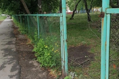 Сломавшие забор школы №4 назвали это благом для жителей