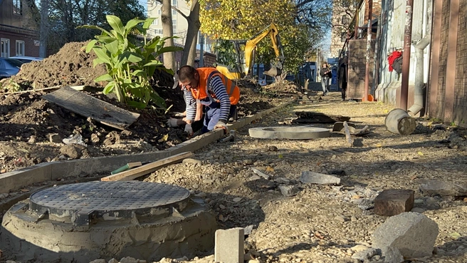 На тротуаре установят 27 новых люка | Источник: Krd.ru