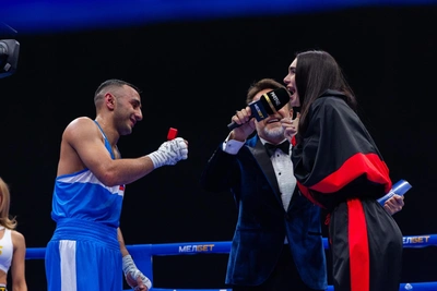 Габил Мамедов сделал предложение девушке прямо на ринге