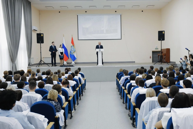 Губернатор поприветствовал студентов и преподавателей, отметив, что колледж имени Ляпиной — один из лучших в Поволжье, а его выпускники становятся профессионалами высокого уровня | Источник: пресс-служба Правительства Самарской области