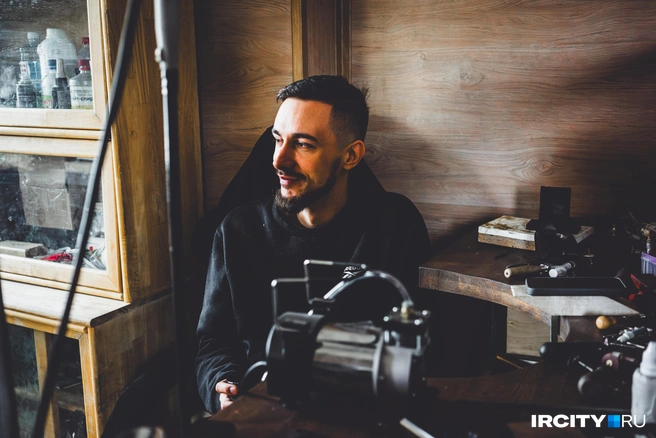 Василий говорит, что работа айтишника не приносила ему счастья | Источник: Алина Ринчино / «ИрСити»