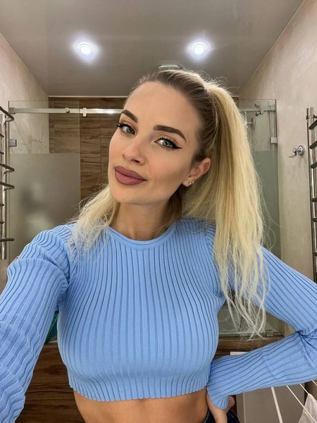 Кристина Черкасова | www.starhit.ru