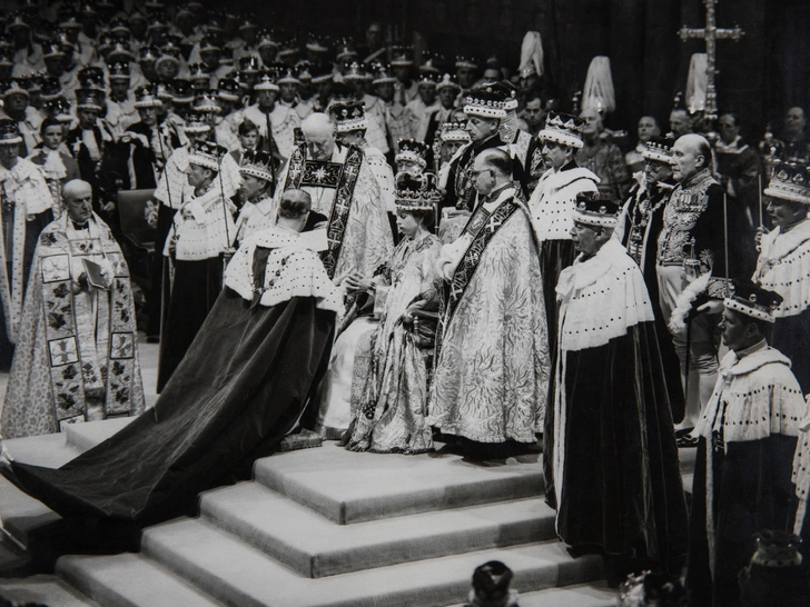 Коронация Елизаветы II в Вестминстерском аббатстве, 2 июня 1953