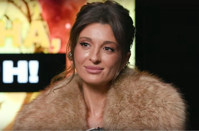 Евгения честно ответила на вопросы о ее отношениях с мужем | Источник: «Алена, блин»