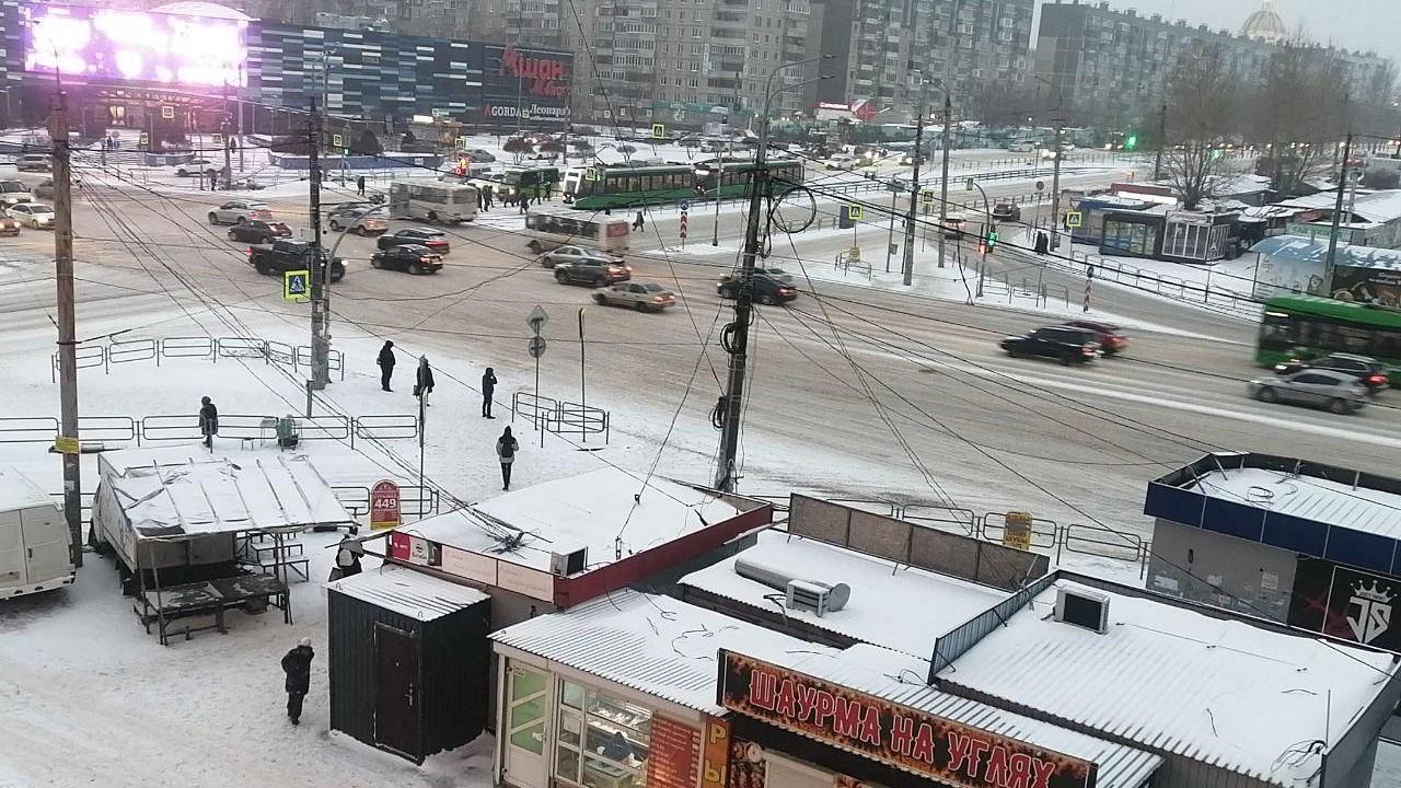 Почему Челябинск никогда не избавится от незаконных ларьков. Разбираем на примере одного перекрестка