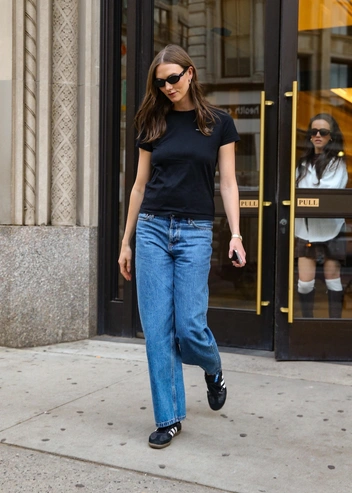 Можно позавидовать: Карли Клосс показала безупречную фигуру во время беременности | marieclaire.ru