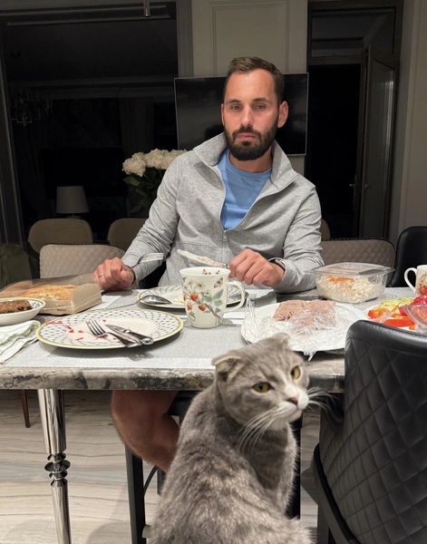 По слова Ксении, они с Николаем оба много работают, поэтому не могут видеться часто