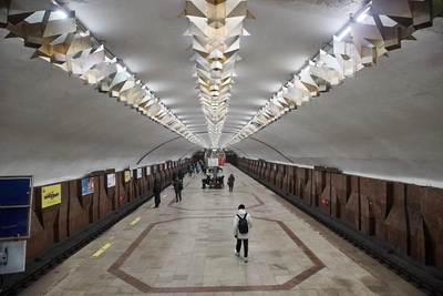 «Помогли подняться»: человек на путях метро в Новосибирске