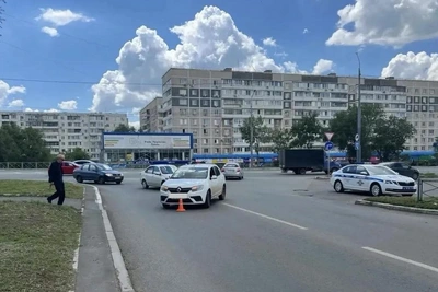 Пенсионерка пострадала под колесами Renault в Оренбурге