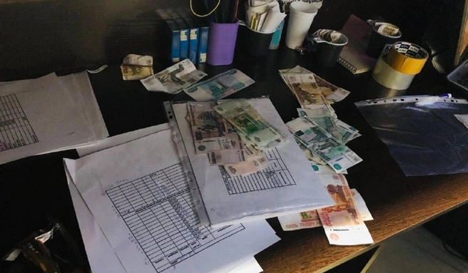Оперативники изъяли оборудование и деньги | Источник: Прокуратура Новосибирской области