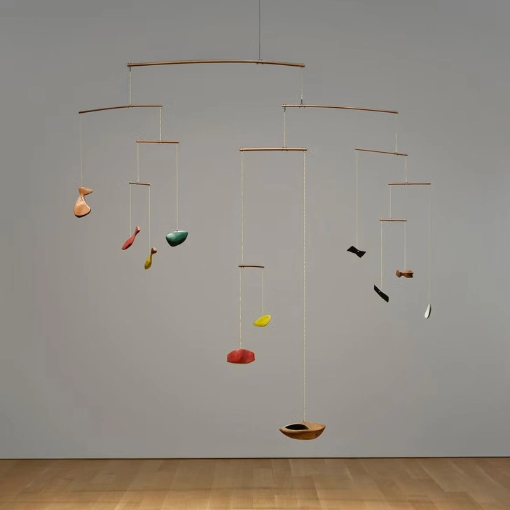 На аукционе Christie's выставят мобиль Александра Колдера | Источник: Christie's