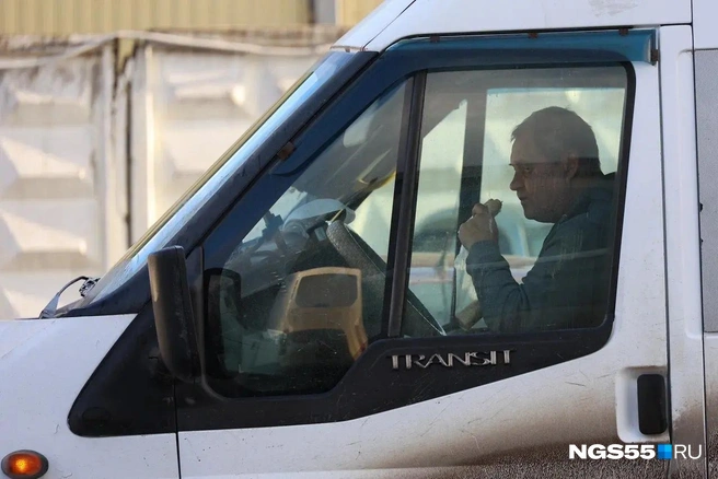 Обед&nbsp;— в салоне | Источник: Евгений Софийчук / NGS55.RU 