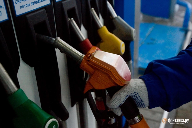 В столице региона снизились цены на топливо | Источник: Сергей Коньков / FONTANKA.RU
