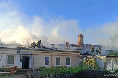 В Оренбурге на Советской горел дом