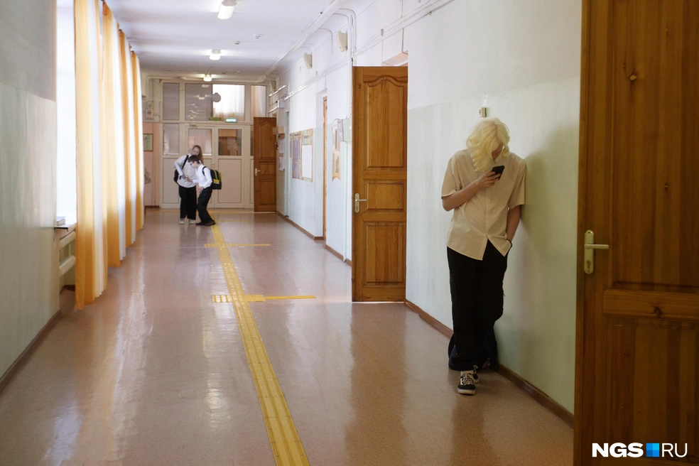 В сравнении с обычной школой, в этой гораздо тише и спокойнее | Источник: Андрей Бортко / NGS.RU