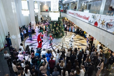 Родители детей участников СВО возмущены отсутствием подарков на ёлке