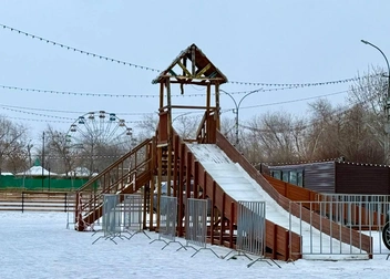 С горки можно прокатиться на ватрушке | Источник: Артем Воробьев / T.me