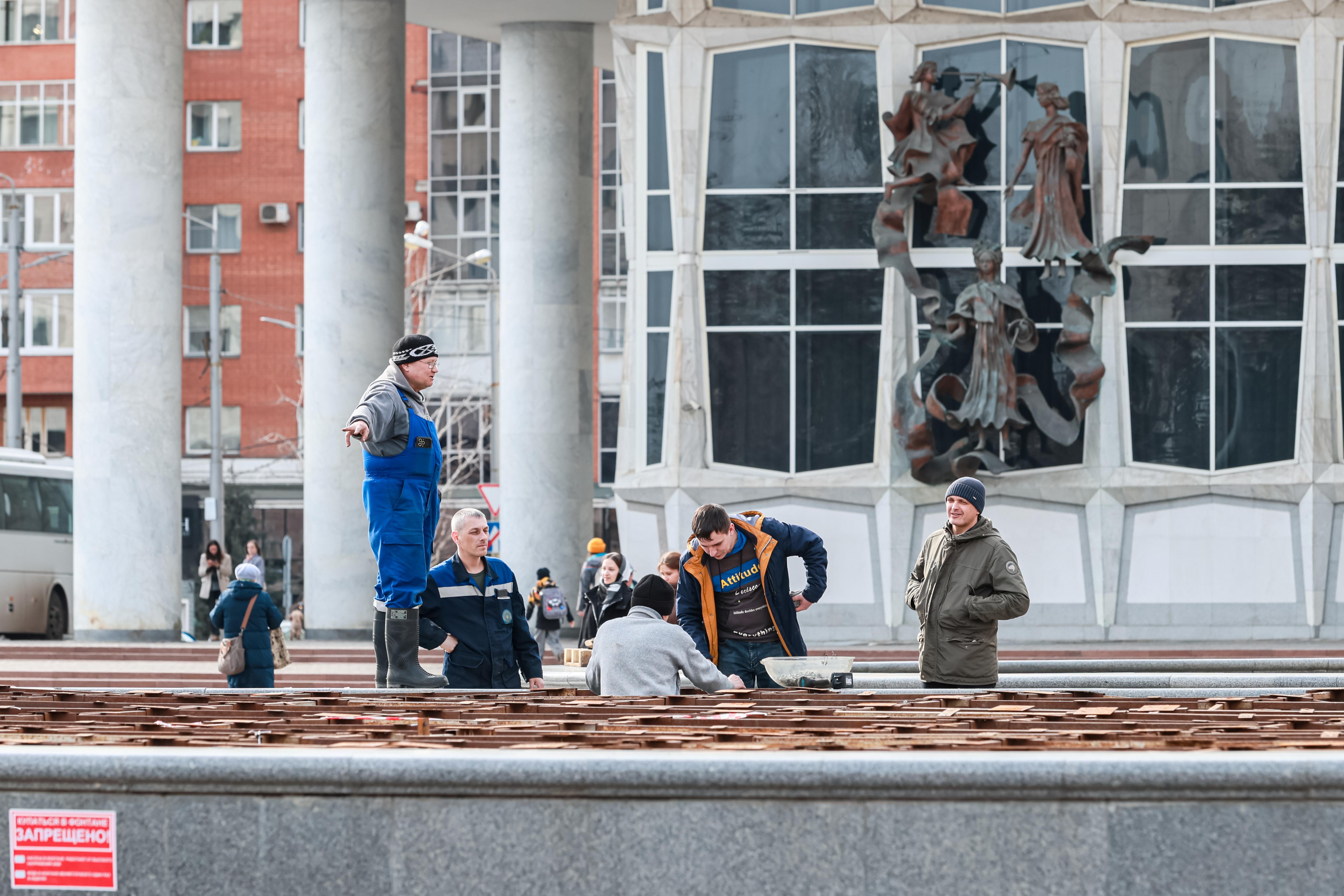 Фонтан на Театральной площади станцует в последний раз в сезоне — когда успеть на шоу