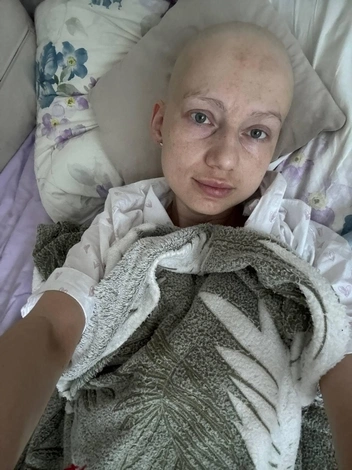 Высокодозную химию девушка переживала тяжело | Источник: Личный архив Олеси Клеблеевой