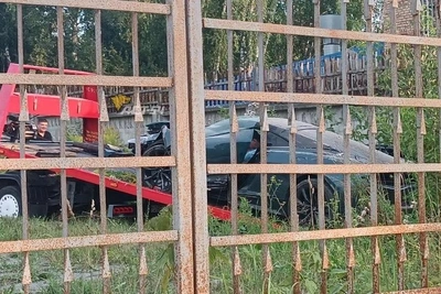 McLaren GTS влетел в забор в Новосибирске