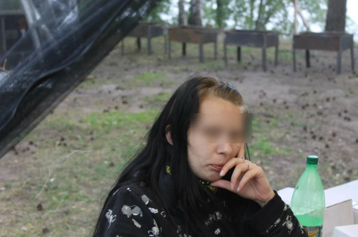 Лежали накрытые одеялами: в Псковской области мать три месяца жила с мертвыми детьми и не сообщала об их смерти