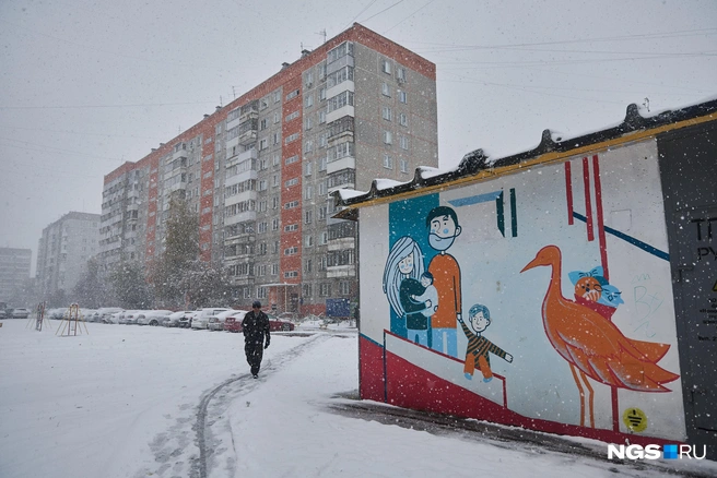 Когда в доме появится отопление и горячая вода — неизвестно | Источник: Александр Ощепков / NGS.RU