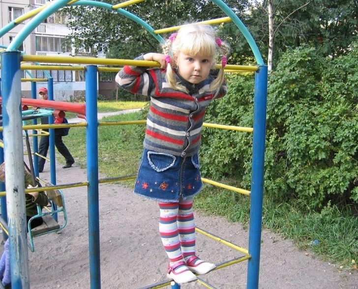 Здесь блогеру всего три года