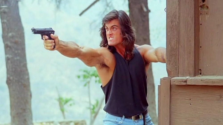 Мэттью Каредас играет Джо Маршалла | Источник: Кадр из фильма «Полицейский-самурай»