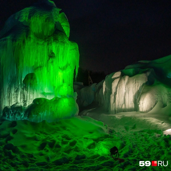 Вечером они преображаются с помощью подсветки | Источник: Василина Любимова / 59.RU