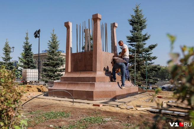 Здесь будет обновленный монумент Александра Невского | Источник: Алексей Волхонский / V1.RU