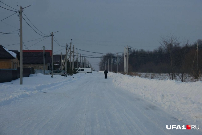 В этой части поселка не часто увидишь человека  | Источник: Булат Салихов / UFA1.RU 