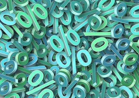 В некоторых МФО берут дополнительные комиссии — рекомендуется внимательно читать договор и только потом подписывать его | Источник: credit-xpress.ru