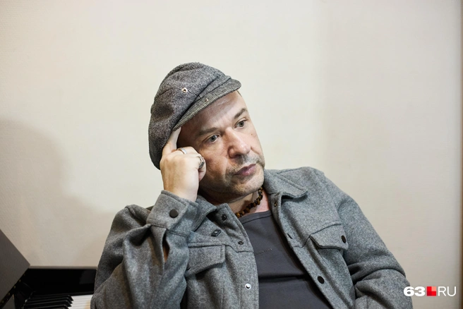 Некоторые вопросы заставили Александра Морозова задуматься | Источник: Роман Данилкин / 63.RU