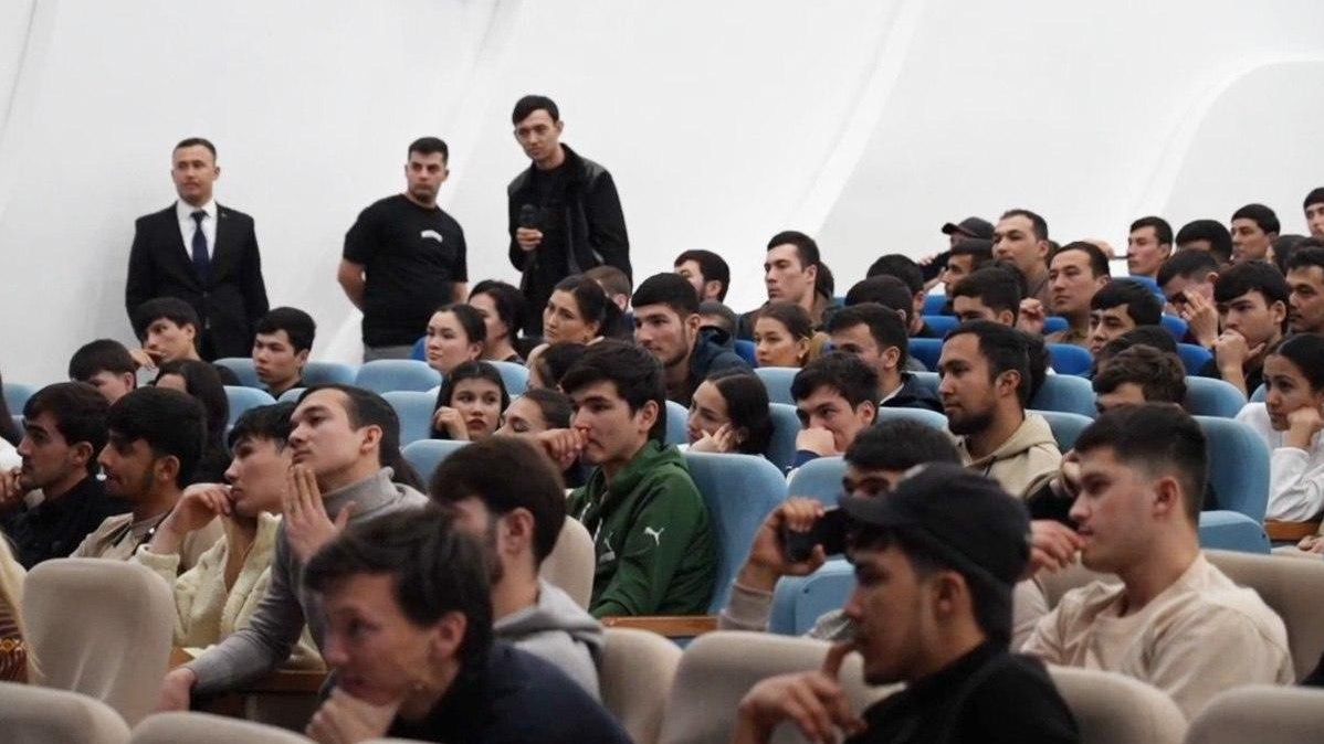 Иностранные студенты СКФУ устроили акцию протеста в Ставрополе из-за отчисления 